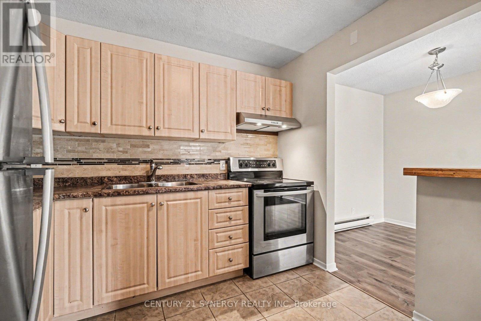 #10 776 ST JEAN STREET - 16