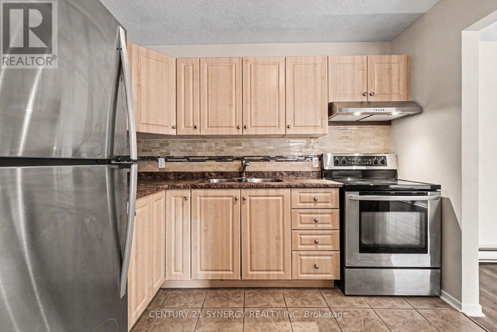 #10 776 ST JEAN STREET - 19