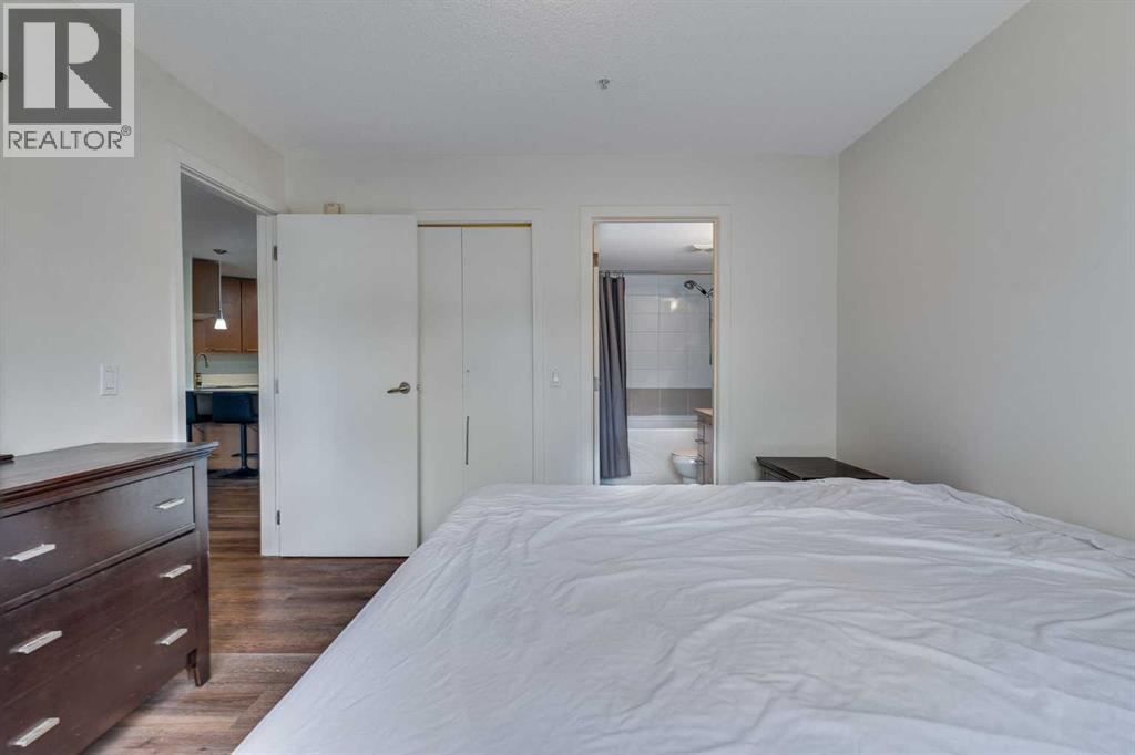 Single Family House for Sale in   Richard Court SW Lincoln Park Calgary 