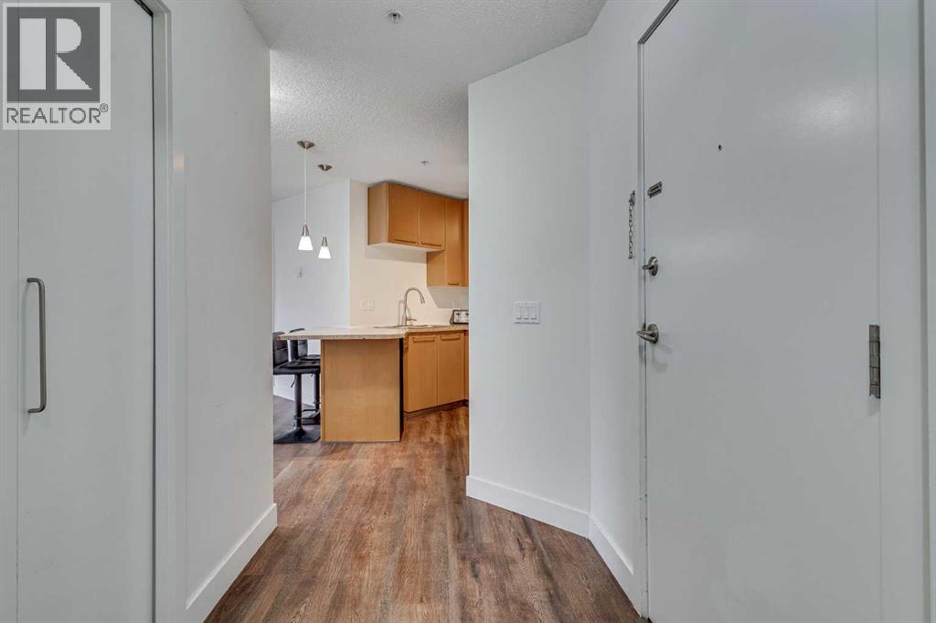 Single Family House for Sale in   Richard Court SW Lincoln Park Calgary 