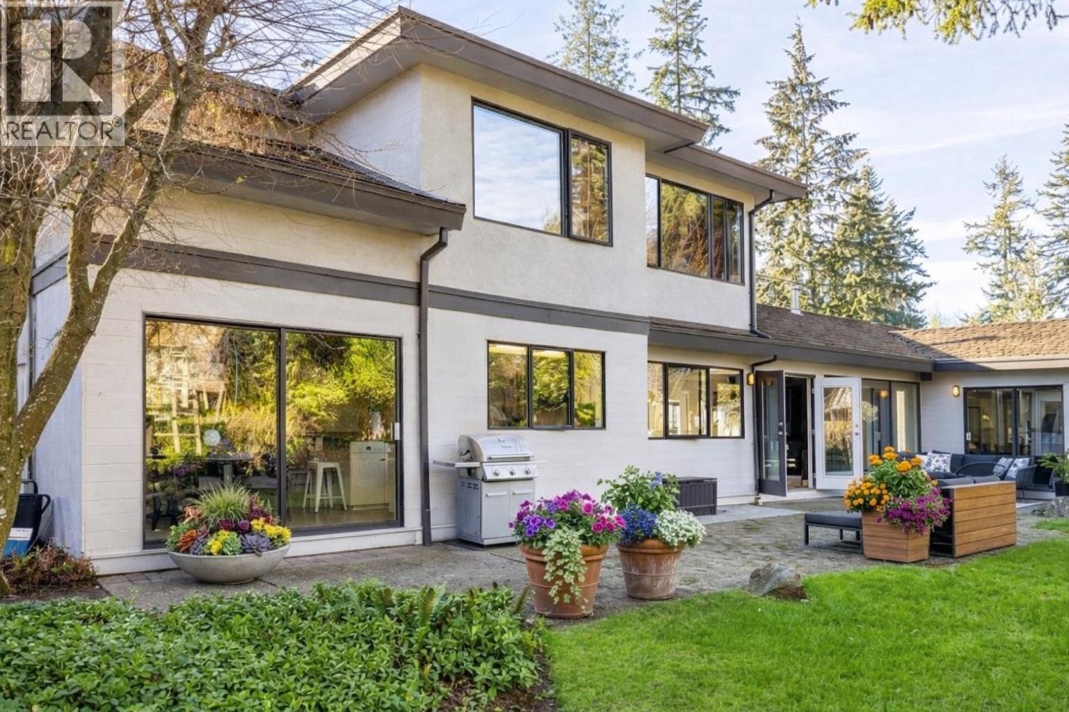 4198 SUNSET BOULEVARD, North Vancouver