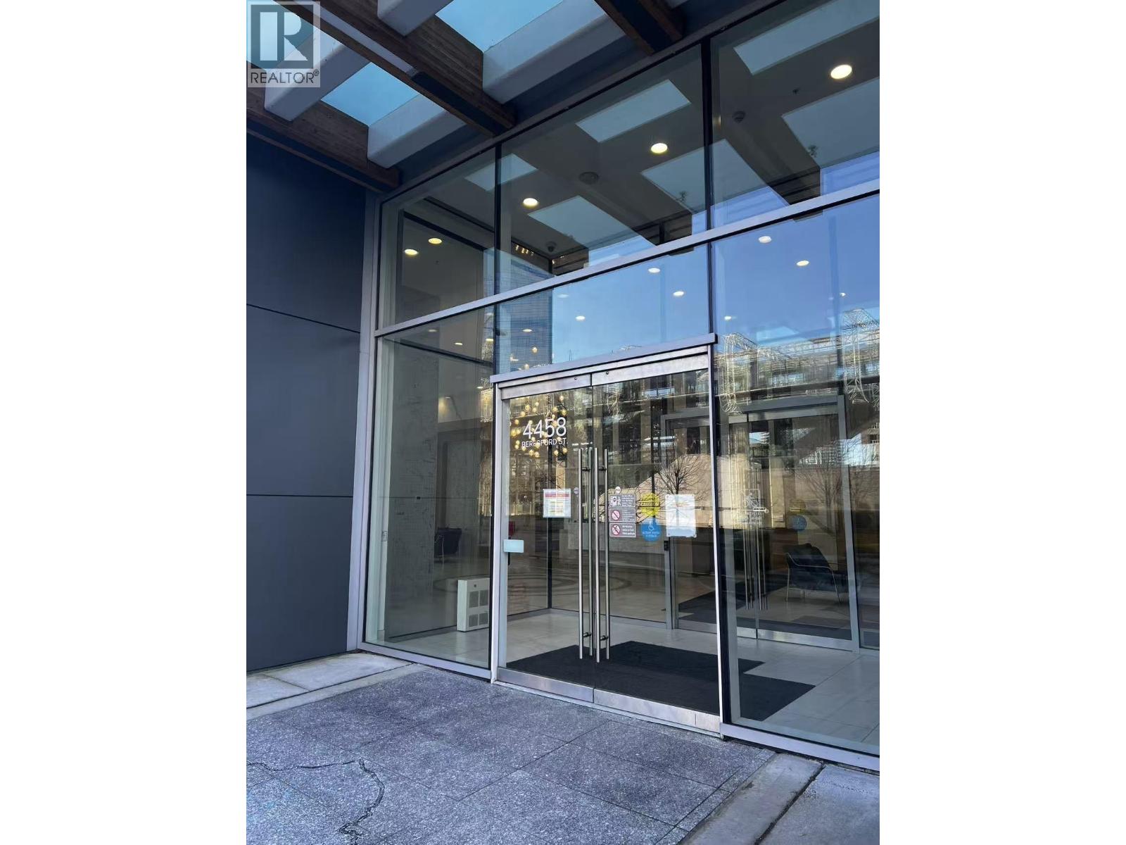 4458 BERESFORD STREET