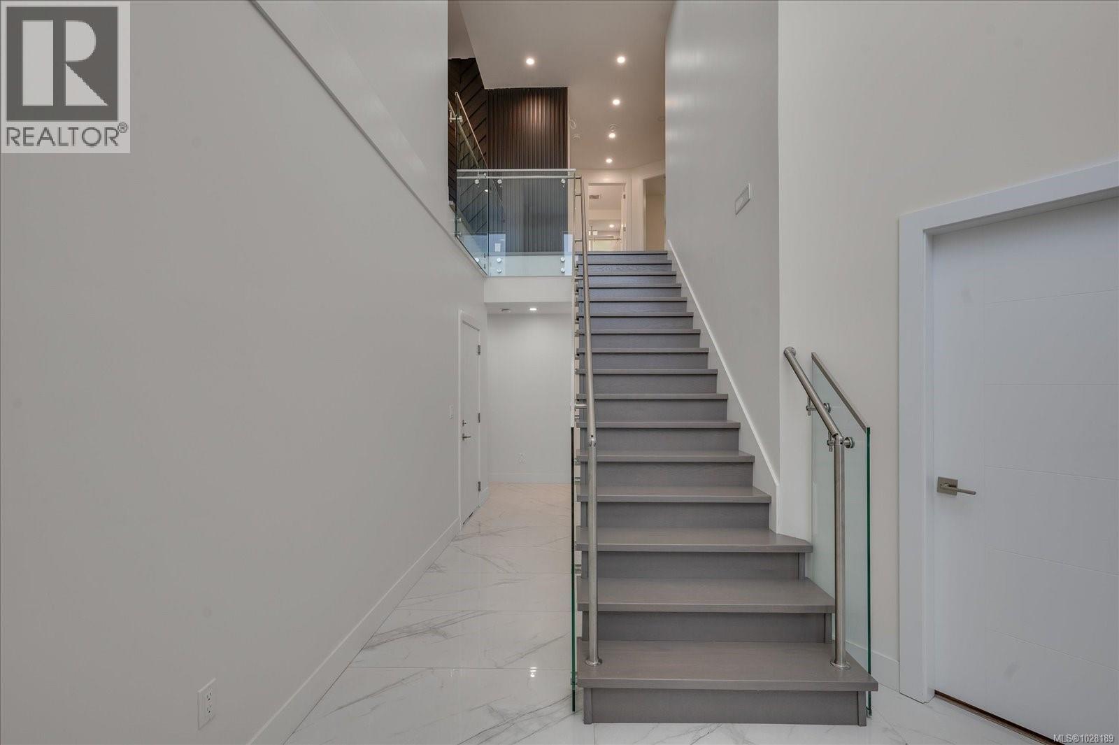 405 COLONIA DR S - 6