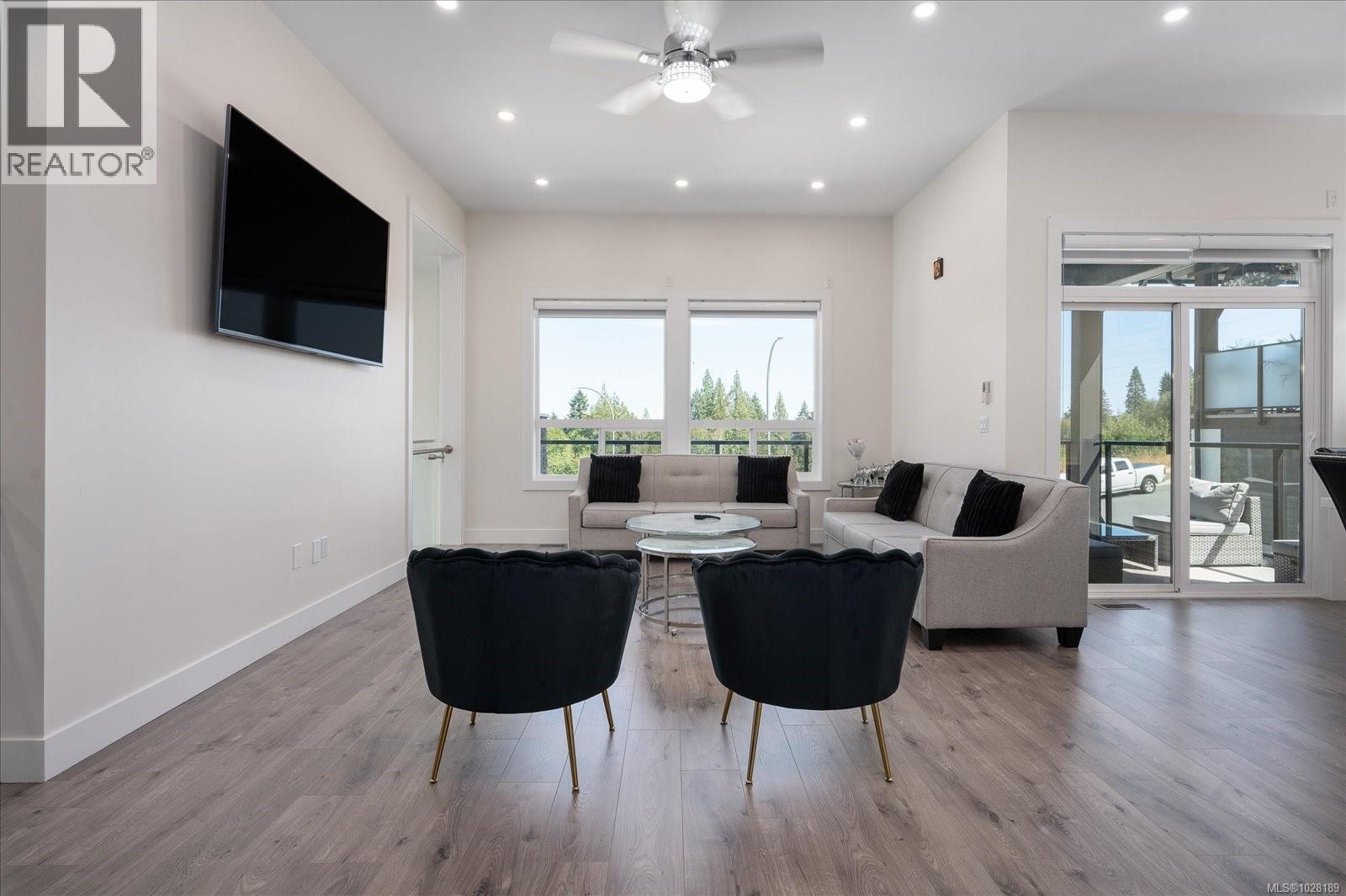 405 COLONIA DR S - 9