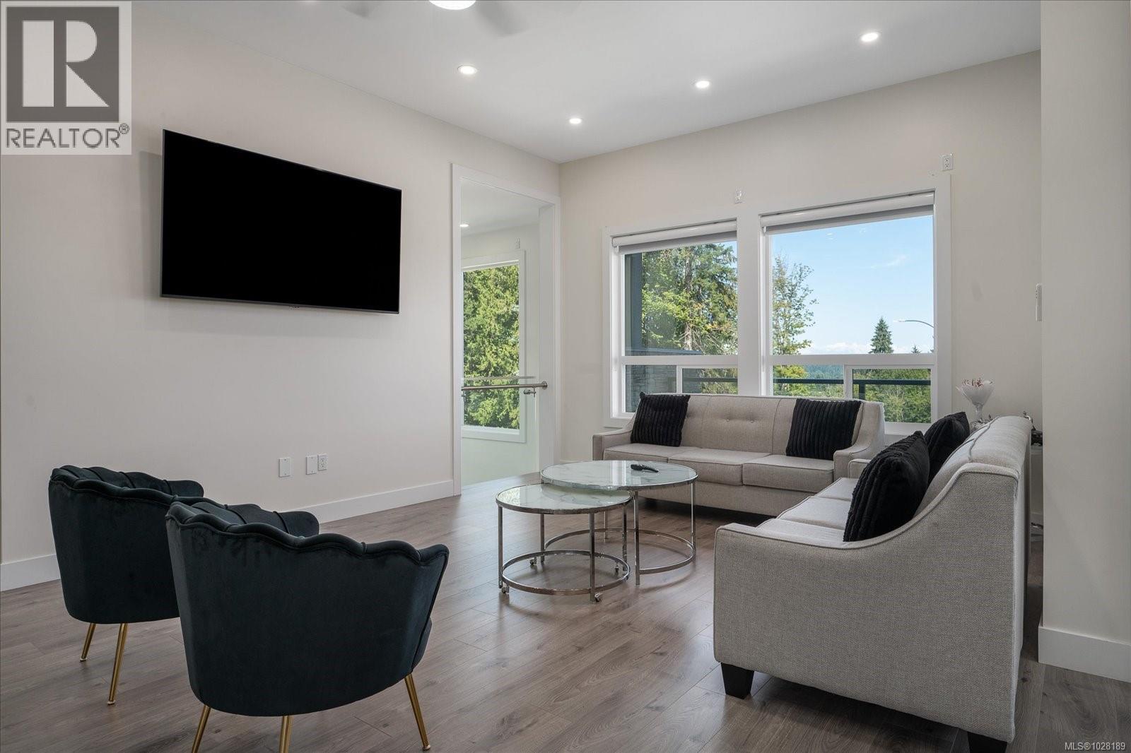 405 COLONIA DR S - 11