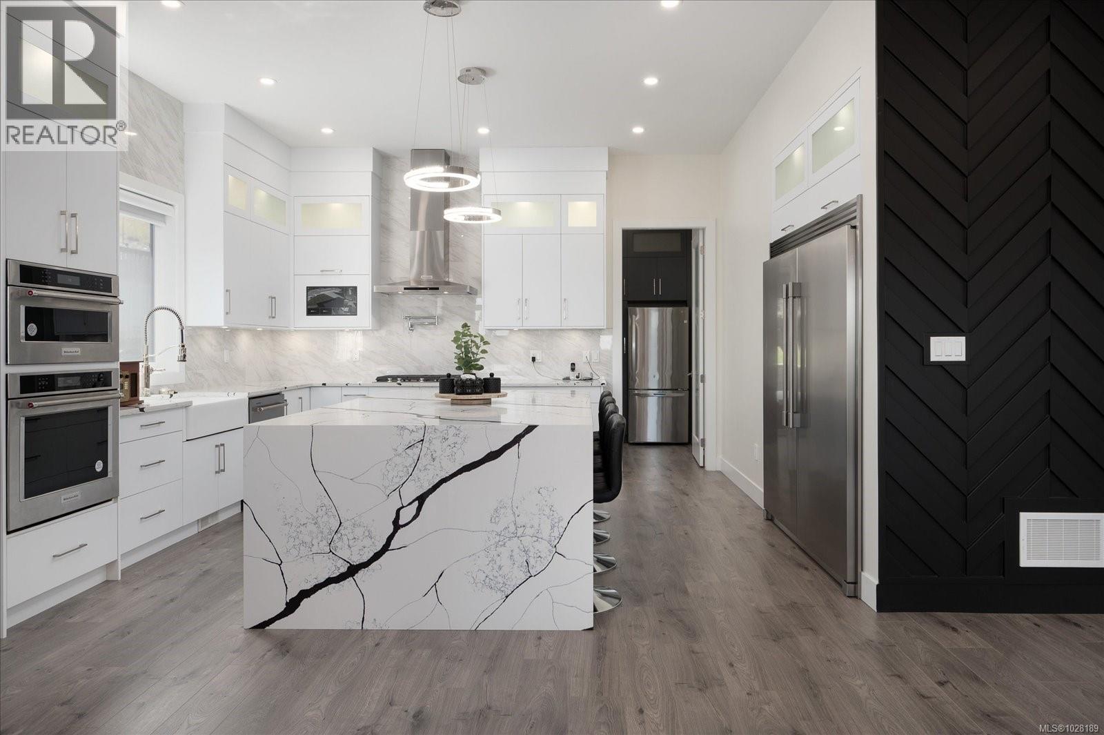 405 COLONIA DR S - 19