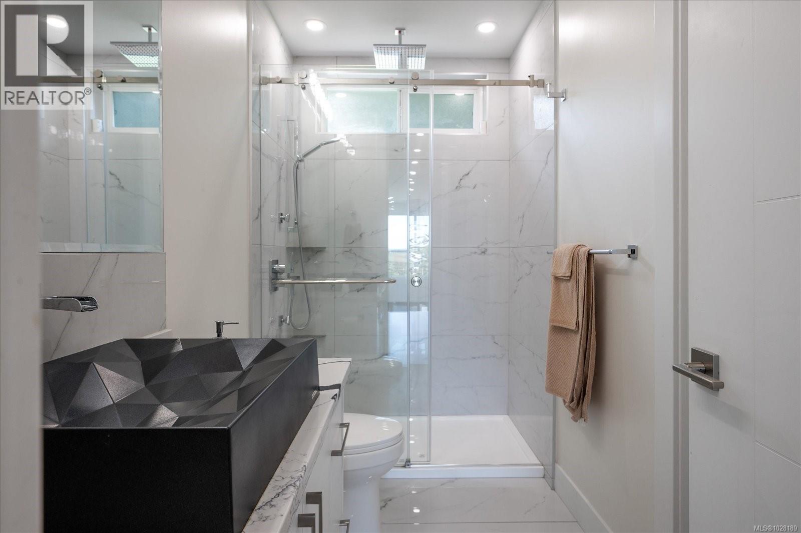 405 COLONIA DR S - 35