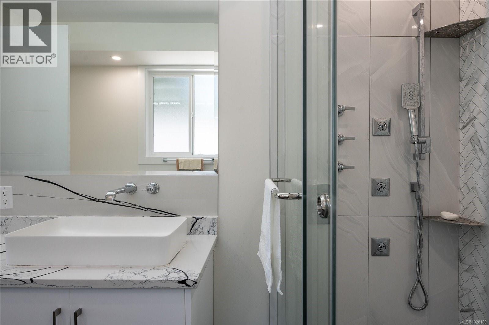 405 COLONIA DR S - 31