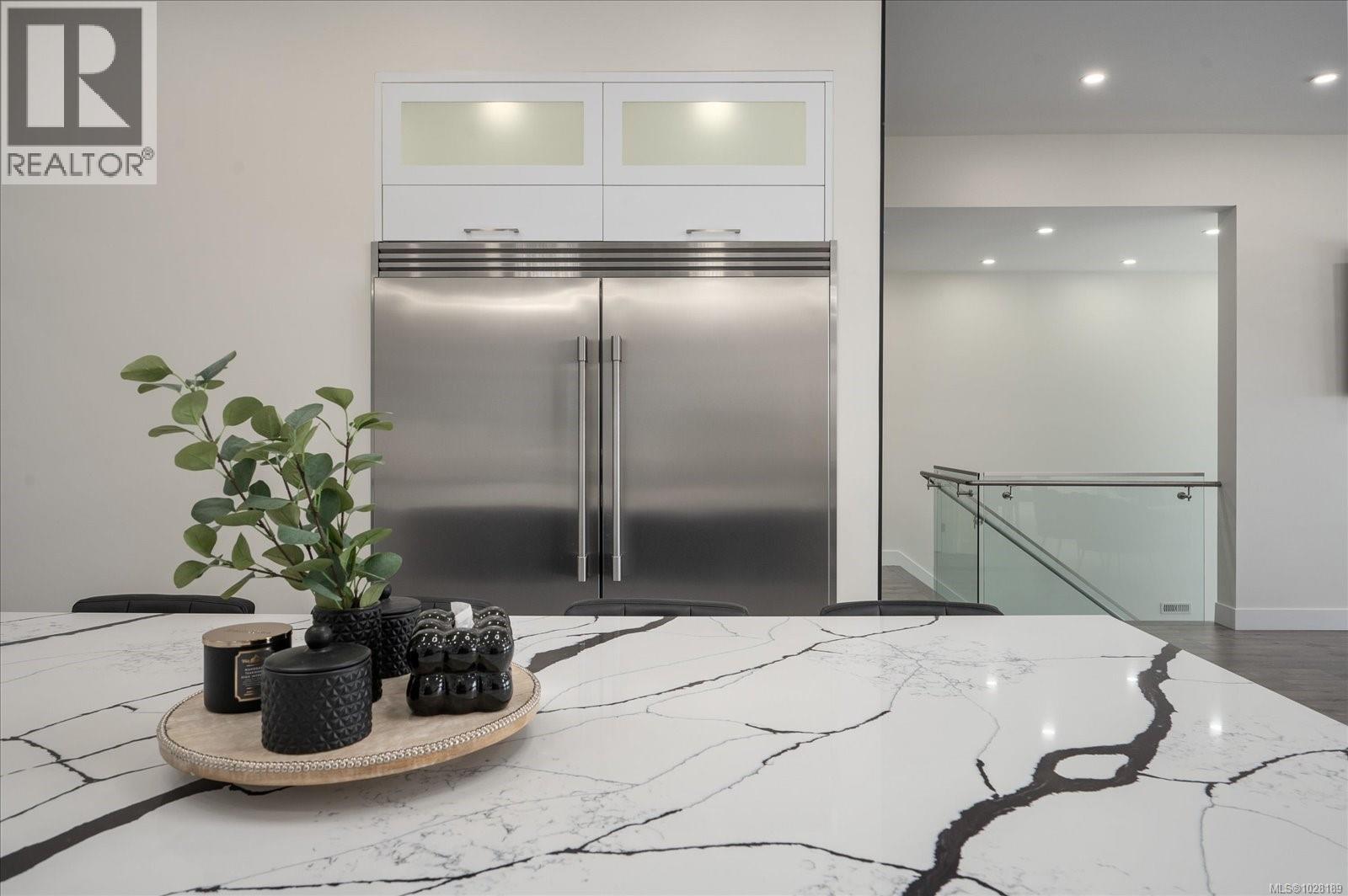 405 COLONIA DR S - 22