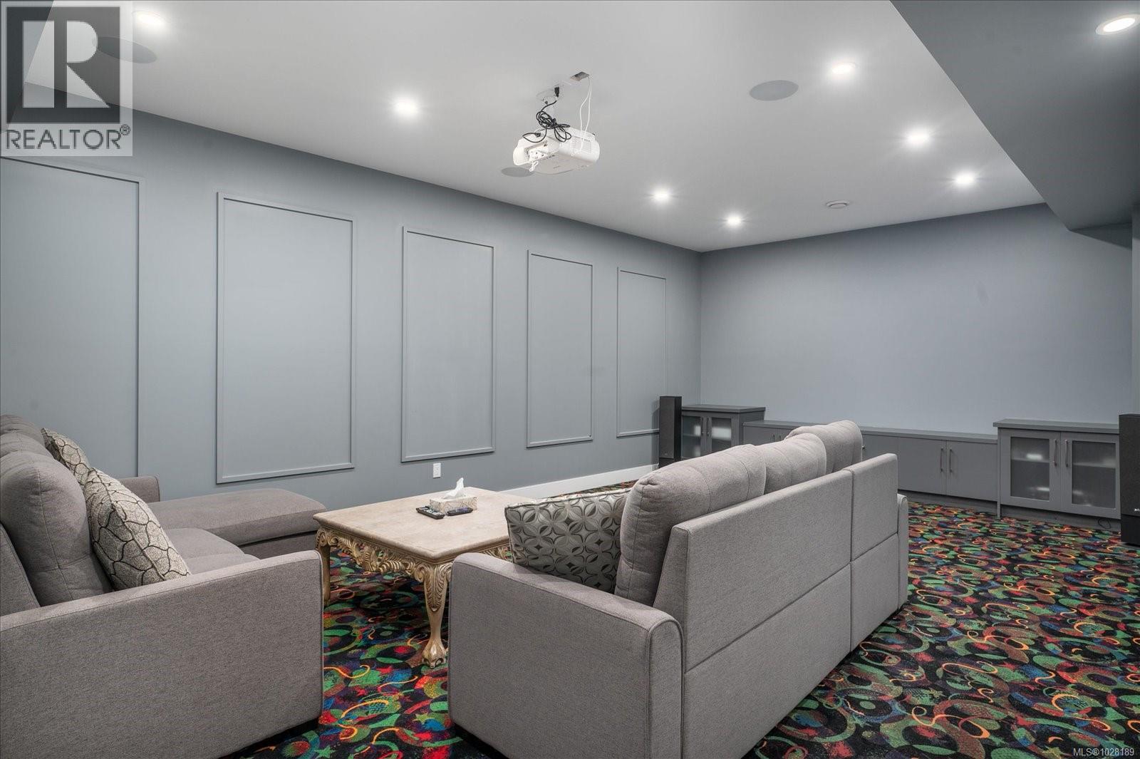 405 COLONIA DR S - 43