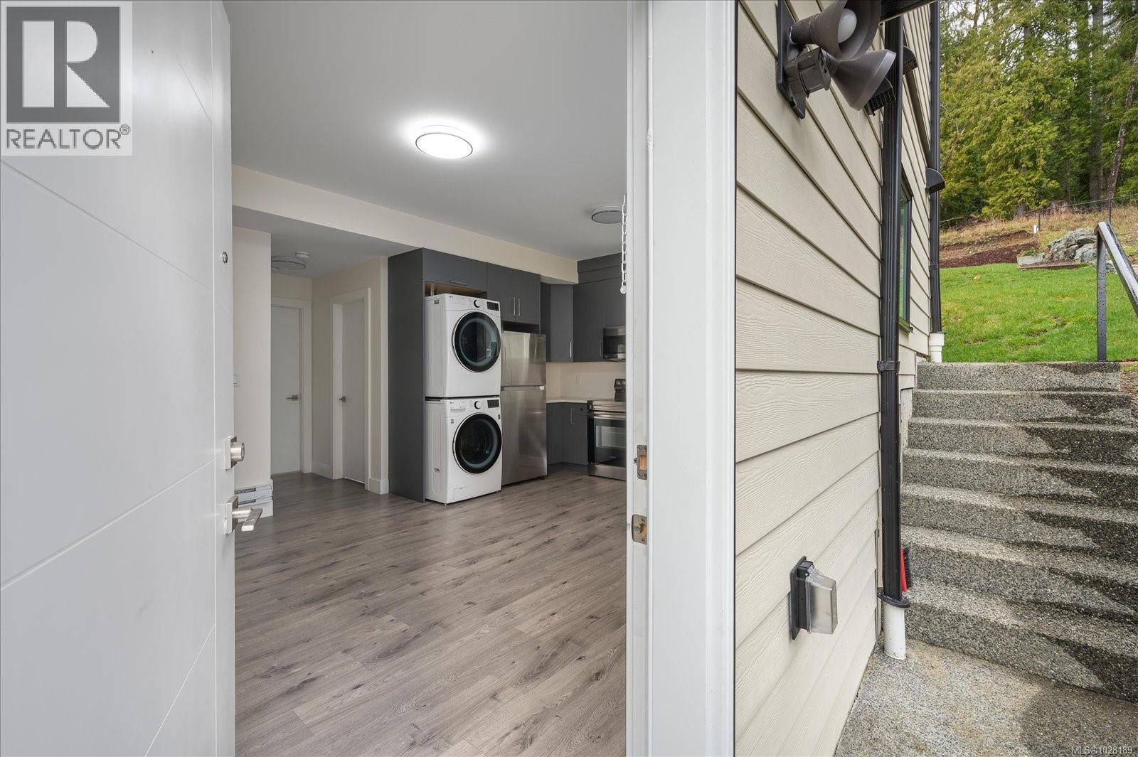 405 COLONIA DR S - 48