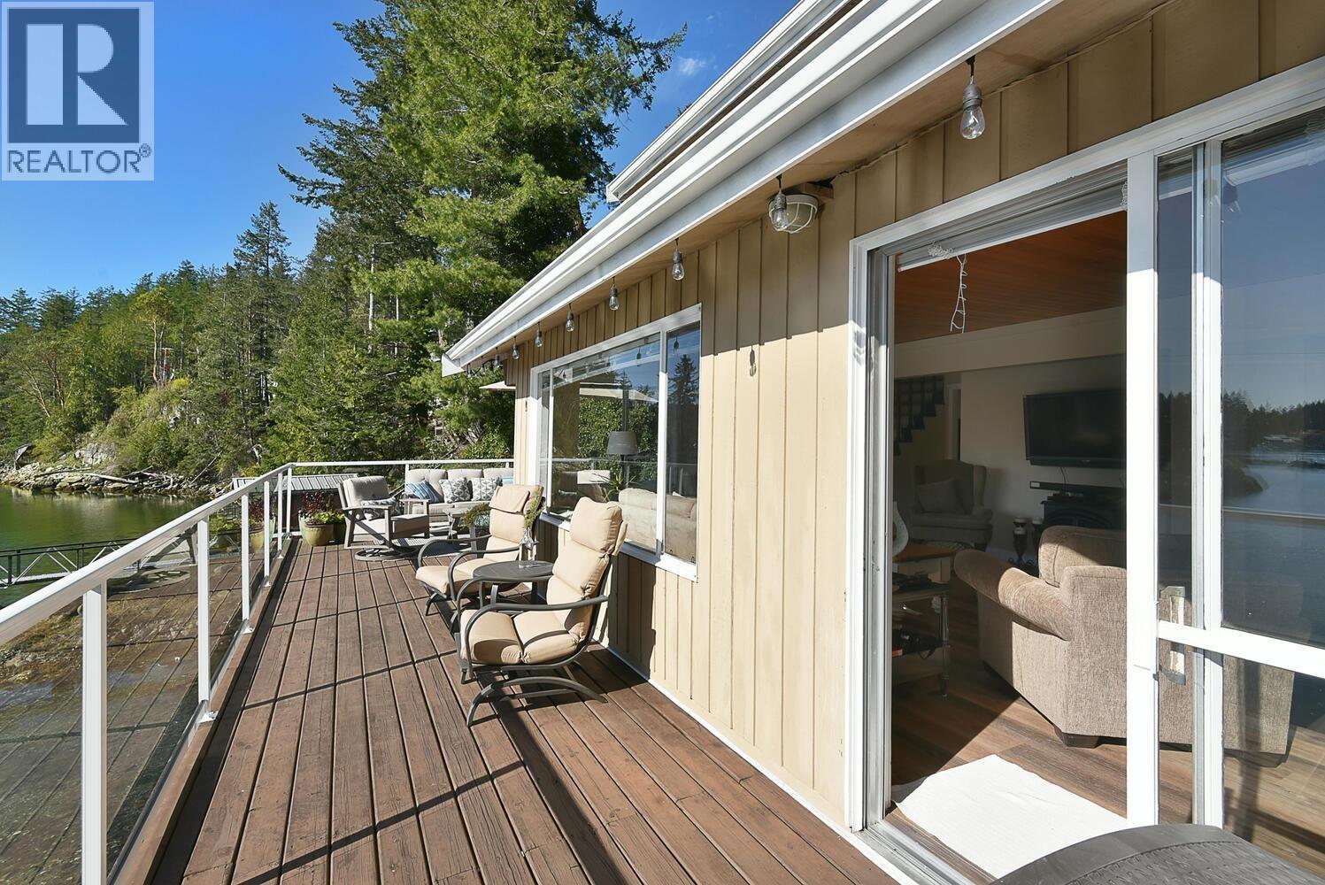 4279 FRANCIS PENINSULA ROAD, Madeira Park