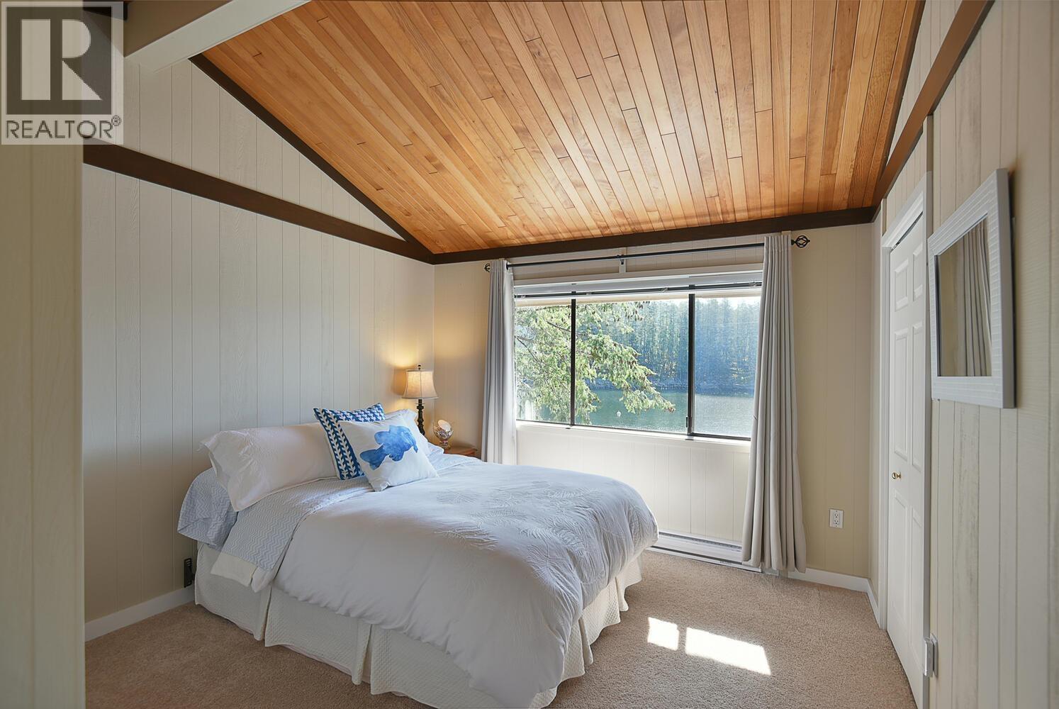 4279 FRANCIS PENINSULA ROAD, Madeira Park