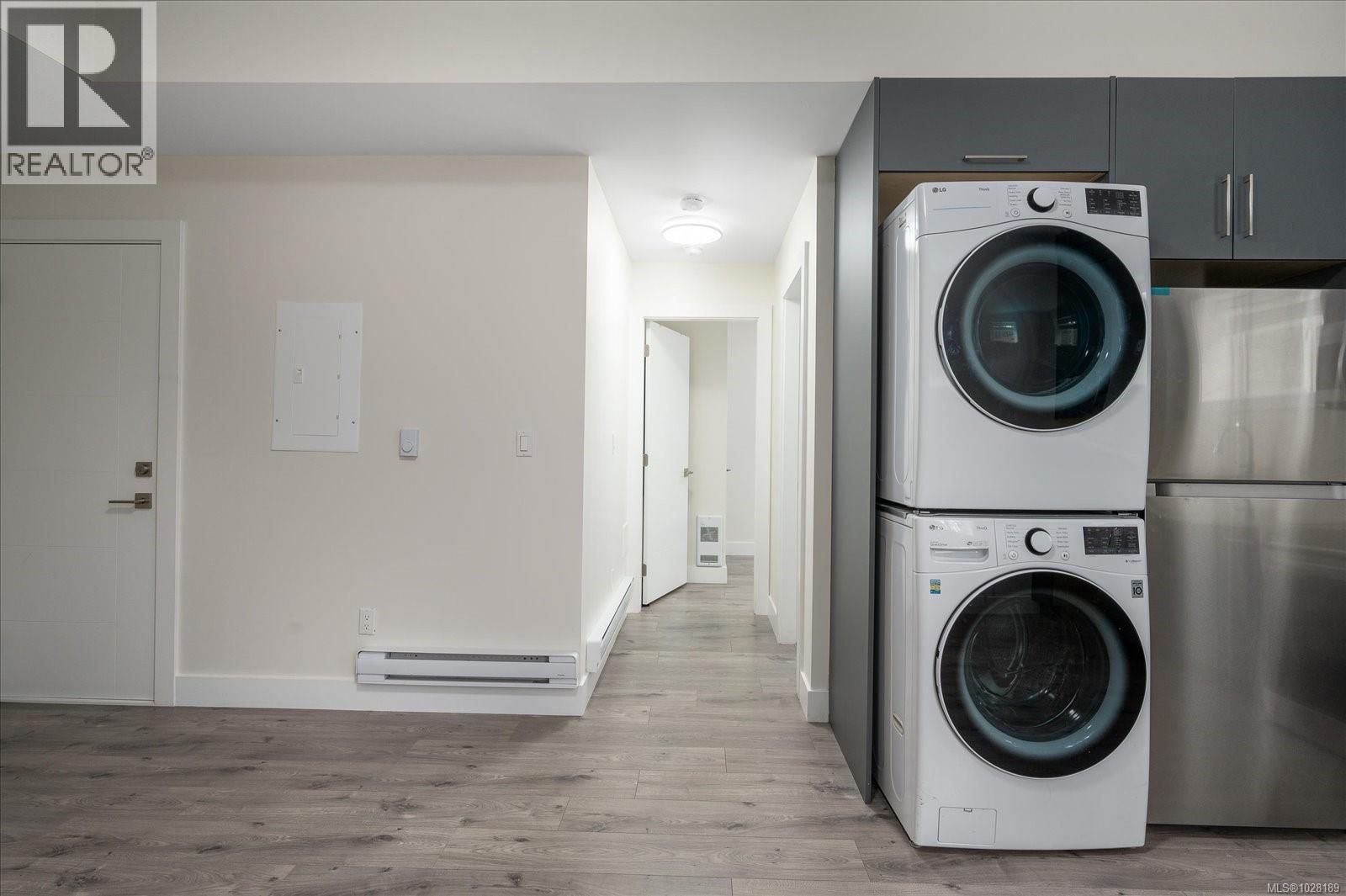 405 COLONIA DR S - 52