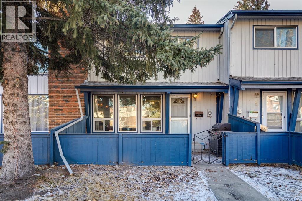 Single Family House for Sale in    Avenue NW Varsity Calgary 