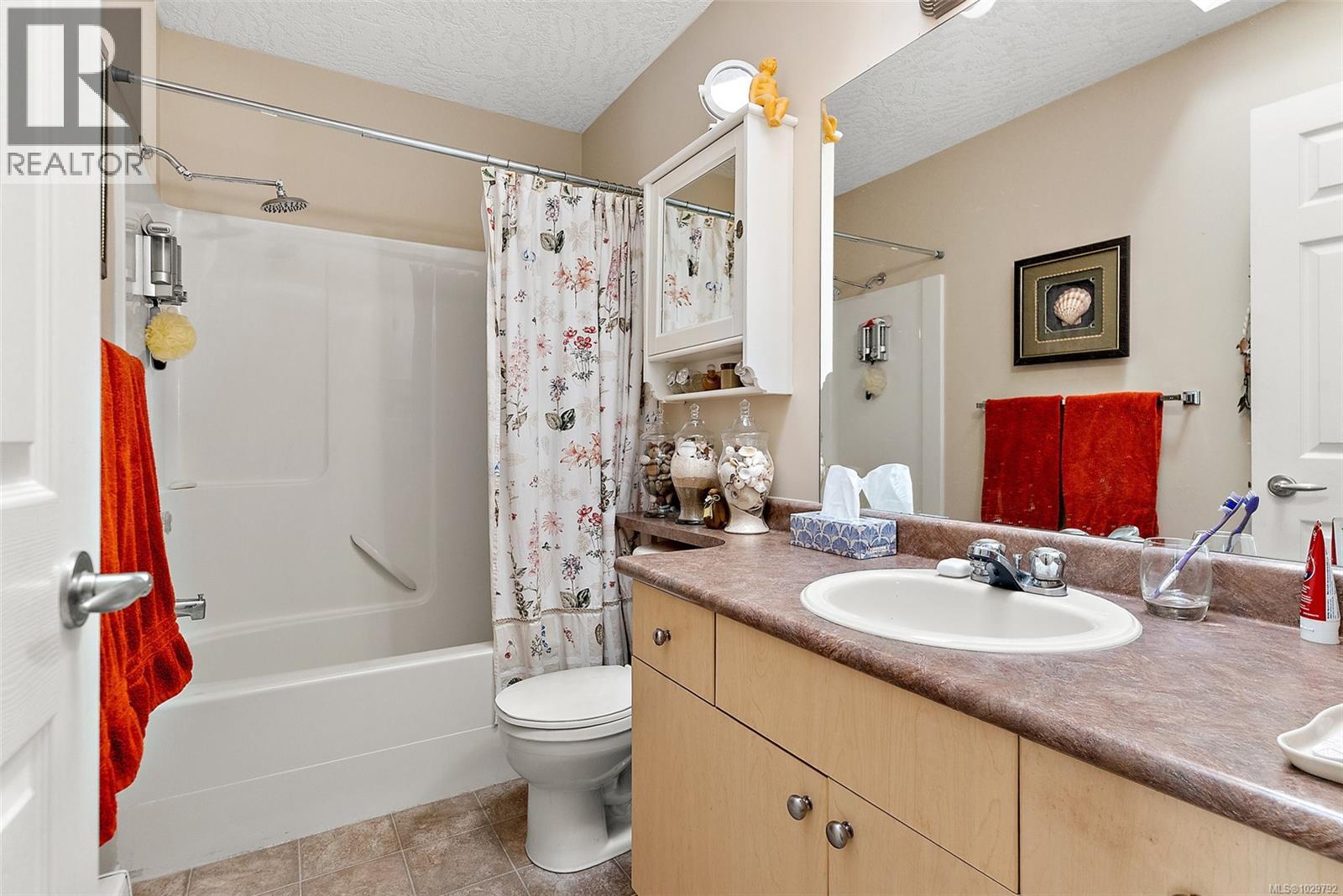 87 7570 Tetayut Road, Central Saanich