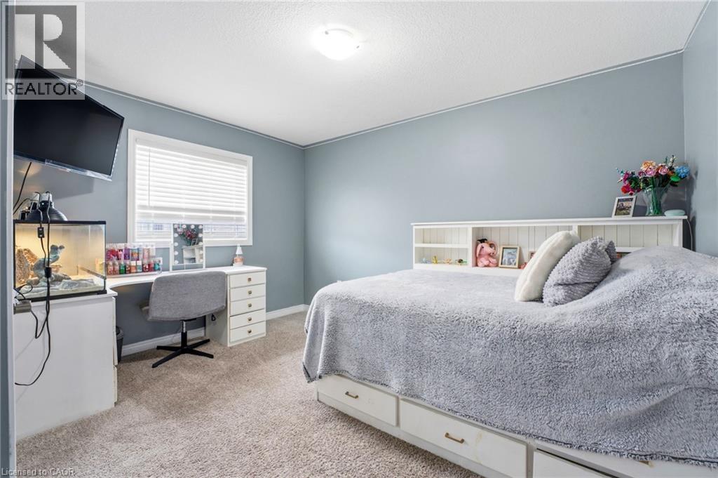 86 FAIRGROUNDS DRIVE - 22
