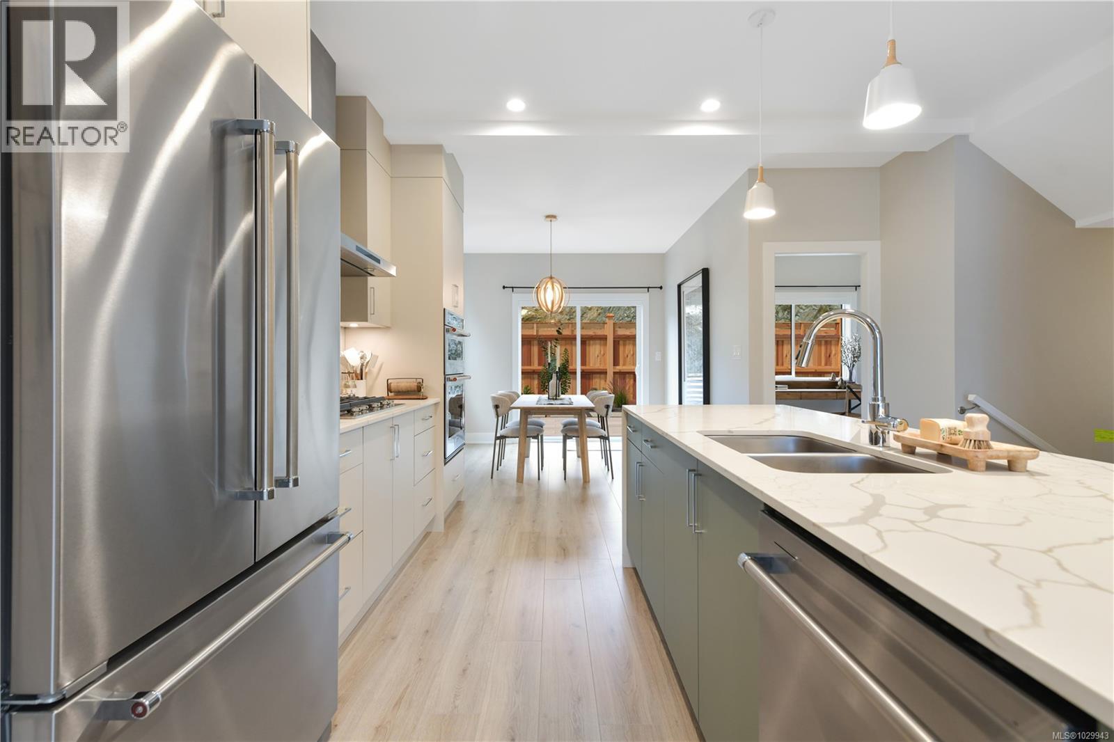 #114 2950 CONSTELLATION AVE - 10