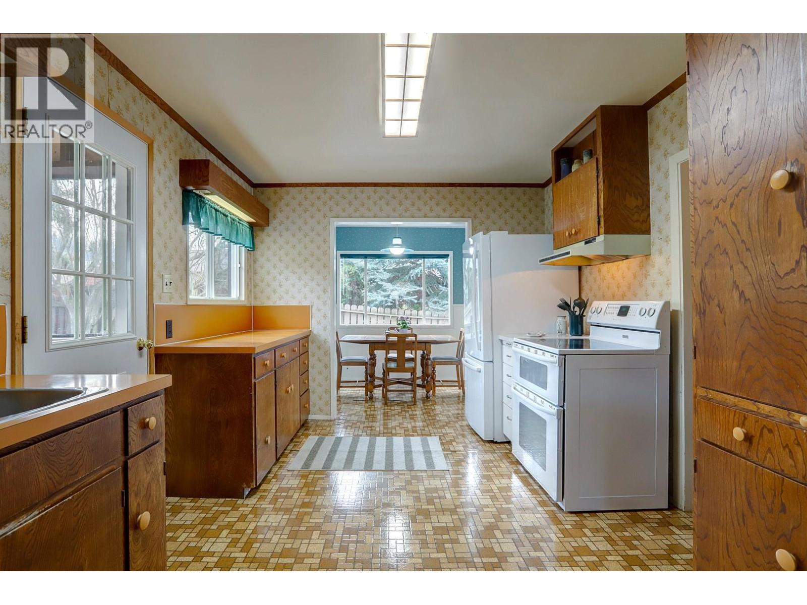 5051 11 Street NE, Salmon Arm