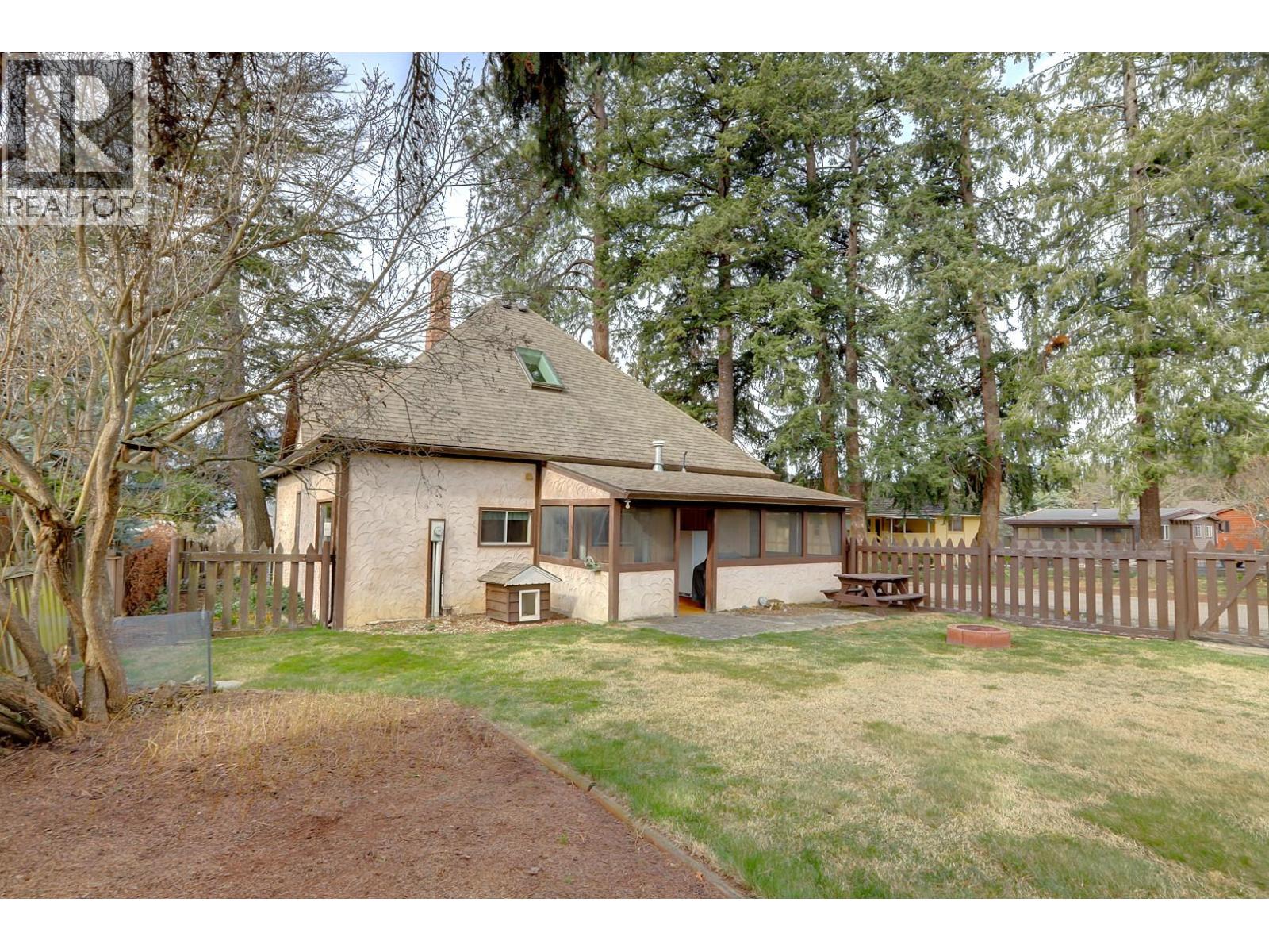 5051 11 Street NE, Salmon Arm