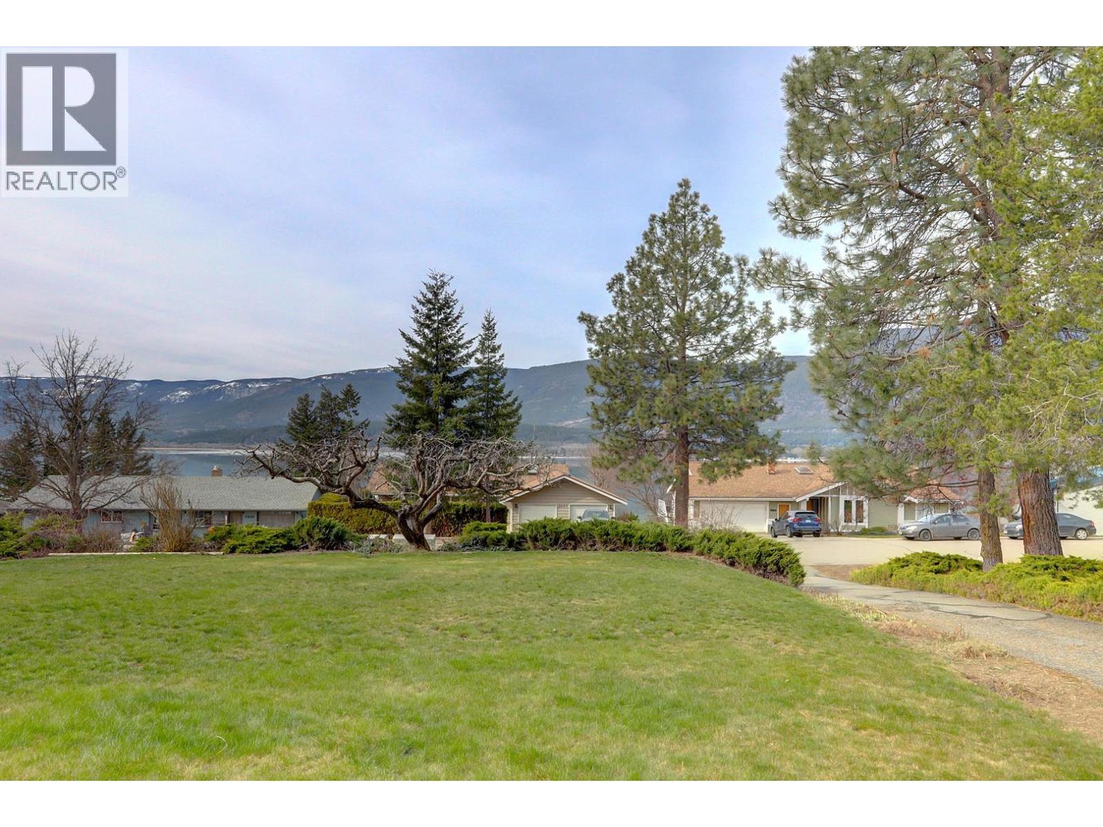5051 11 Street NE, Salmon Arm