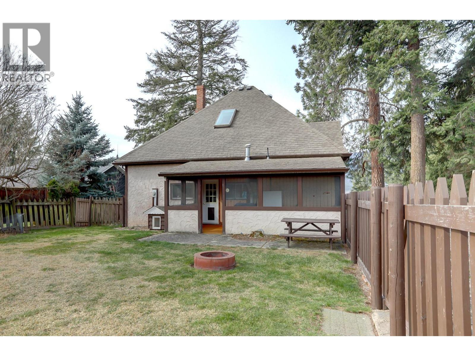 5051 11 Street NE, Salmon Arm