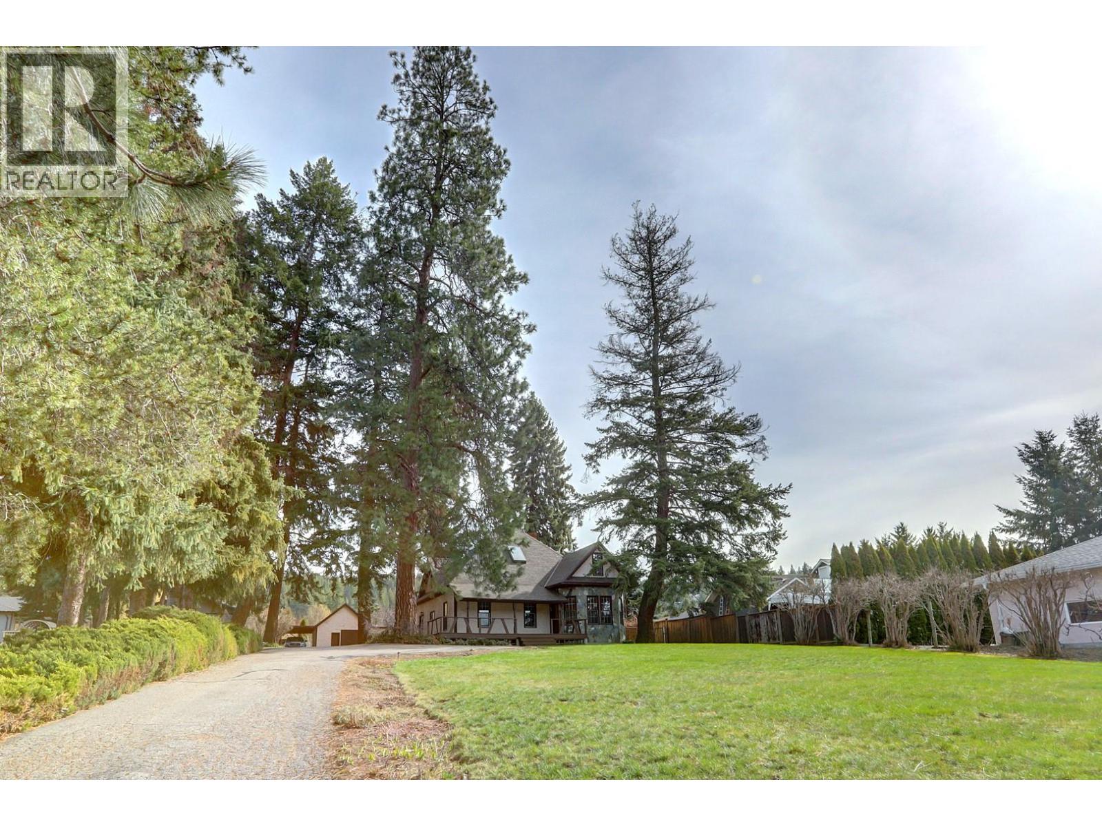 5051 11 Street NE, Salmon Arm