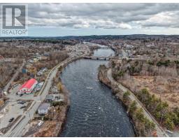 726 Lahave Street, Bridgewater, NS B4V4E4 Photo 8