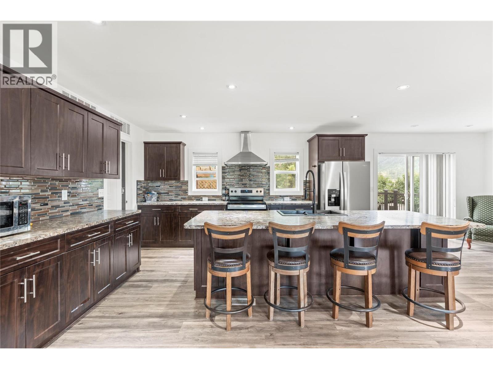 272 Lumby-Mabel Lake Road - 10