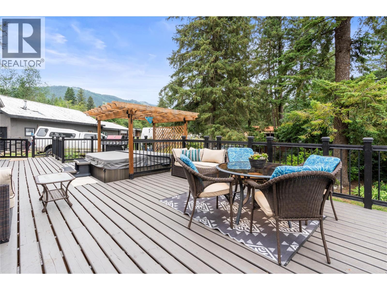 272 Lumby-Mabel Lake Road, Lumby
