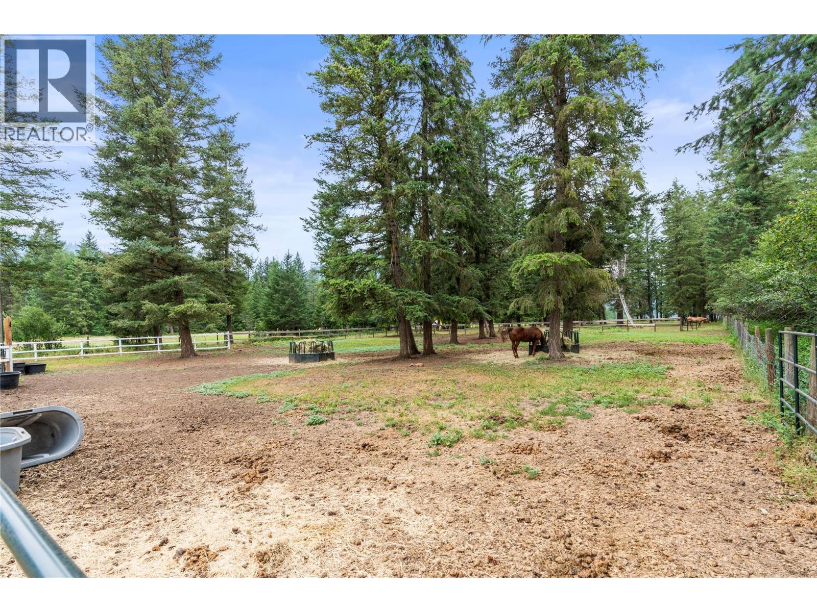 272 Lumby-Mabel Lake Road - 34