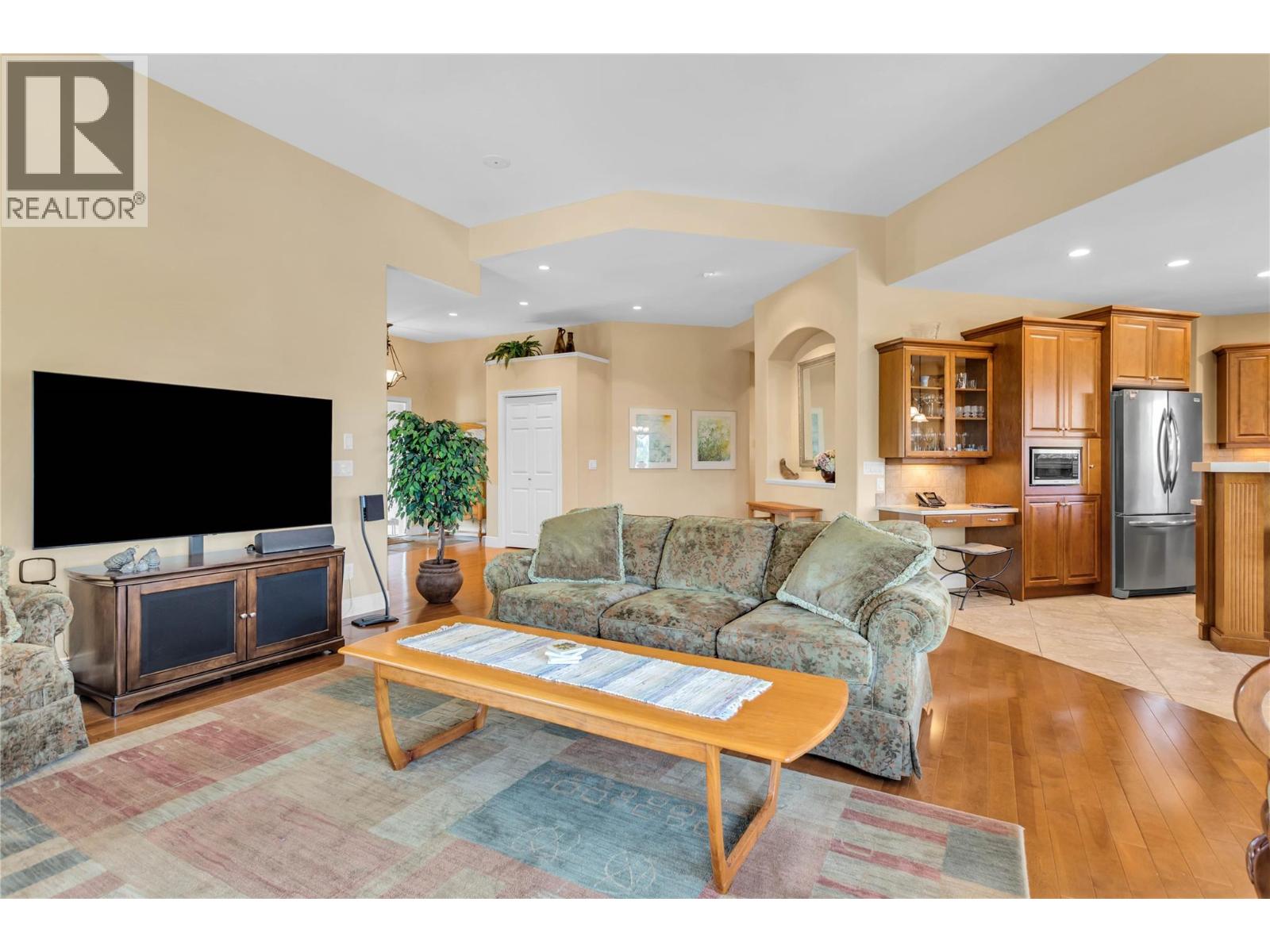 1108 ARBOR VIEW Drive, Kelowna