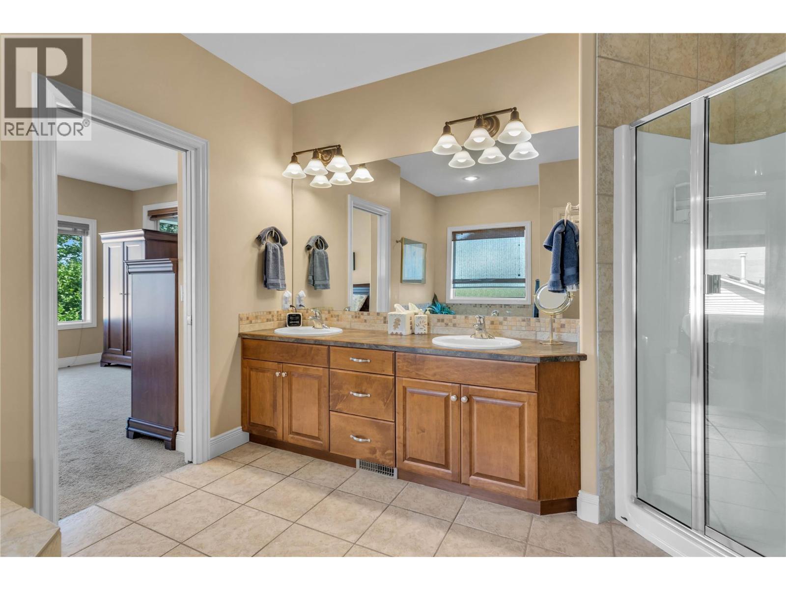 1108 ARBOR VIEW Drive, Kelowna