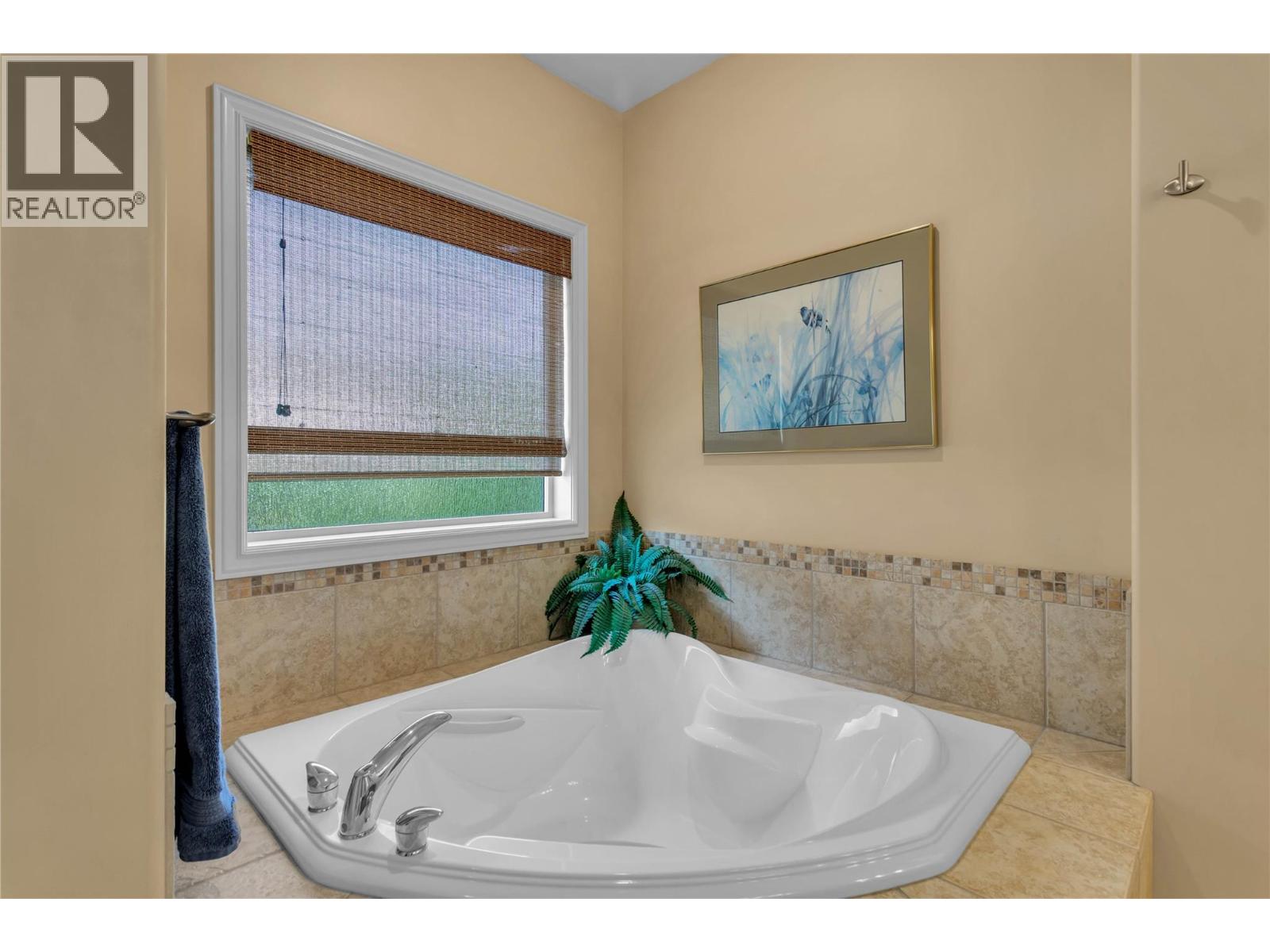 1108 ARBOR VIEW Drive, Kelowna