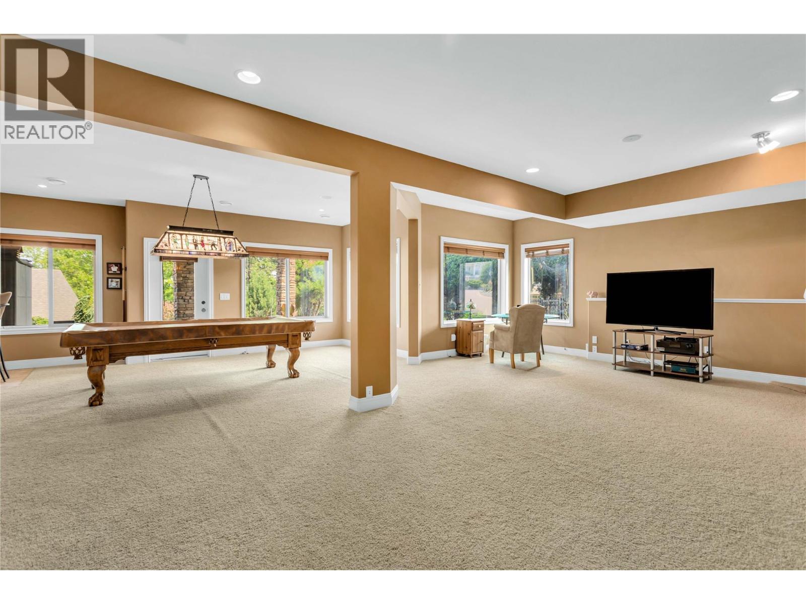 1108 ARBOR VIEW Drive, Kelowna