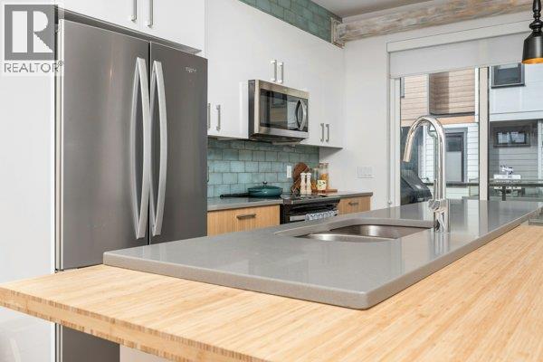 11581 Rogers Road Unit# 402, Lake Country