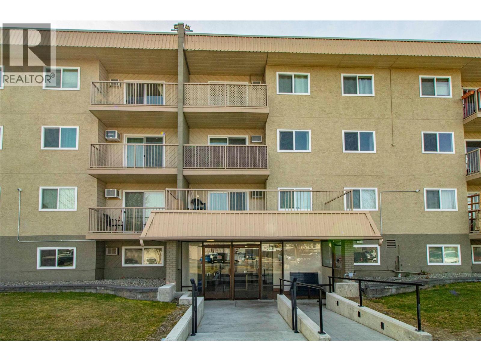 216 130 Skaha Place, Penticton