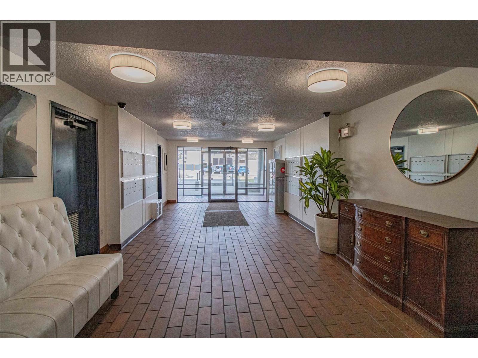 216 130 Skaha Place, Penticton