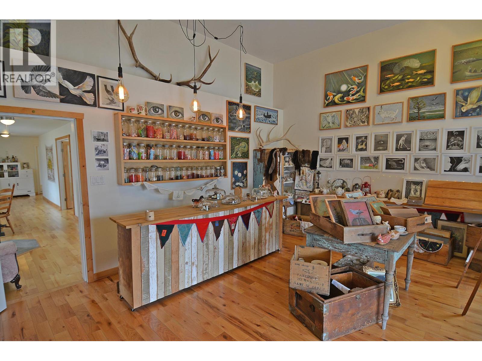 124 LAKE Avenue, Silverton