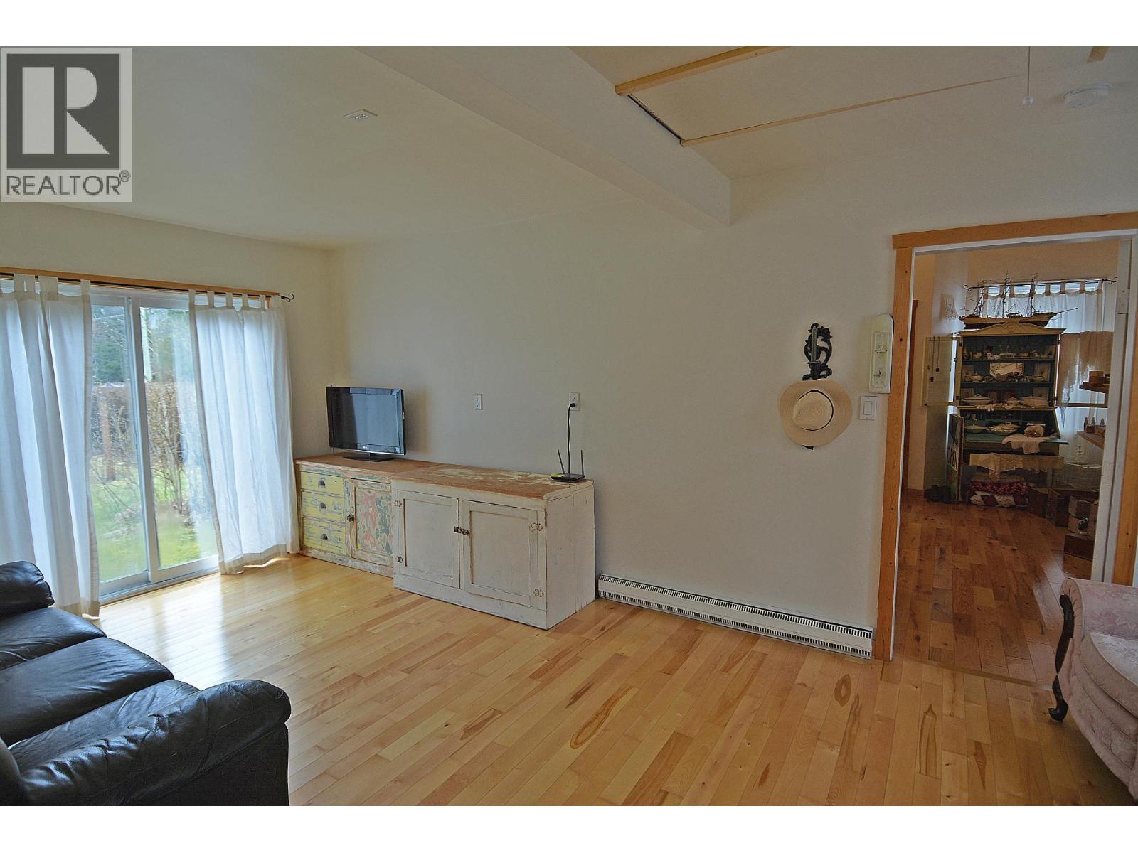 124 LAKE Avenue, Silverton