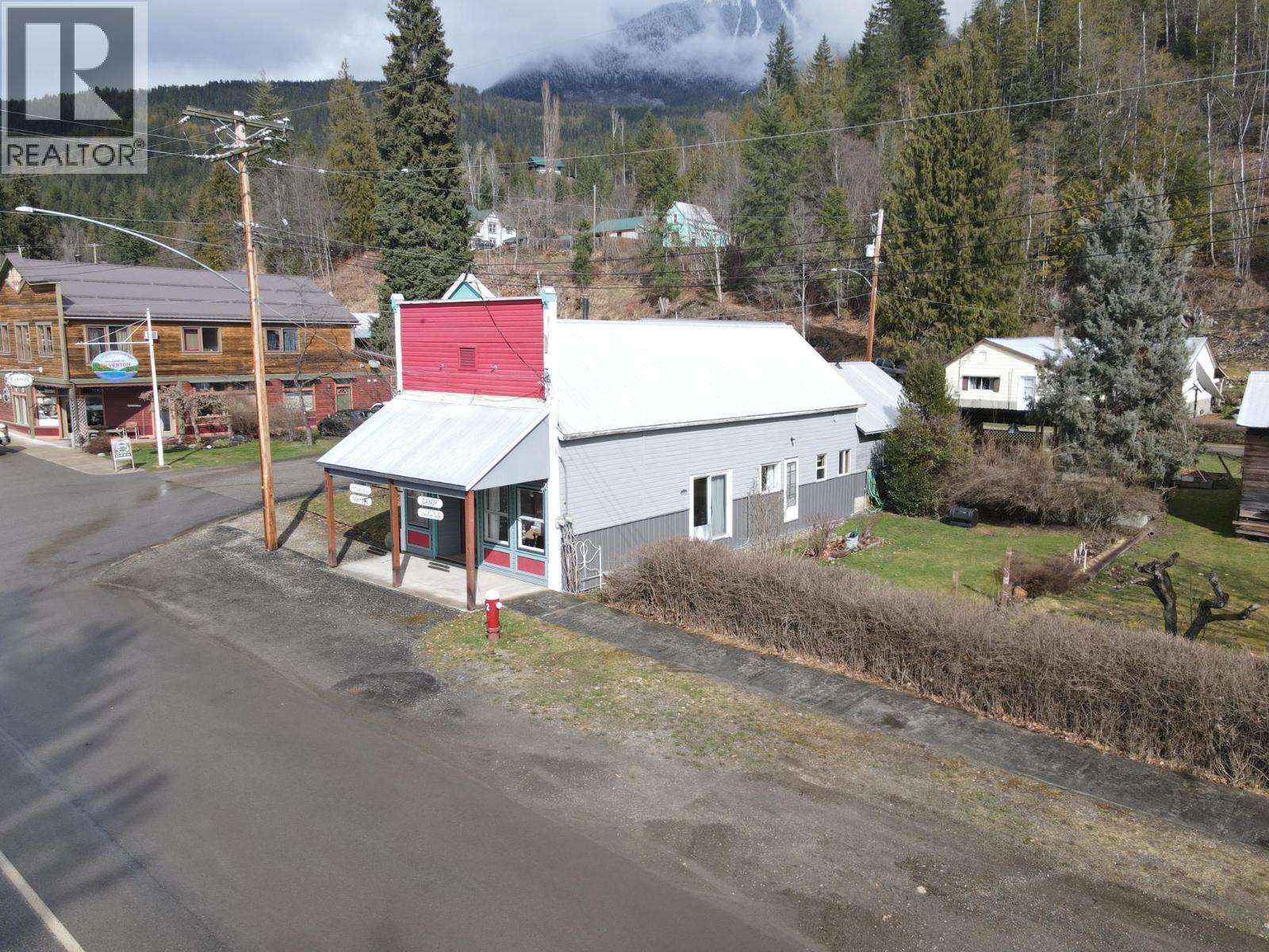 124 LAKE Avenue, Silverton