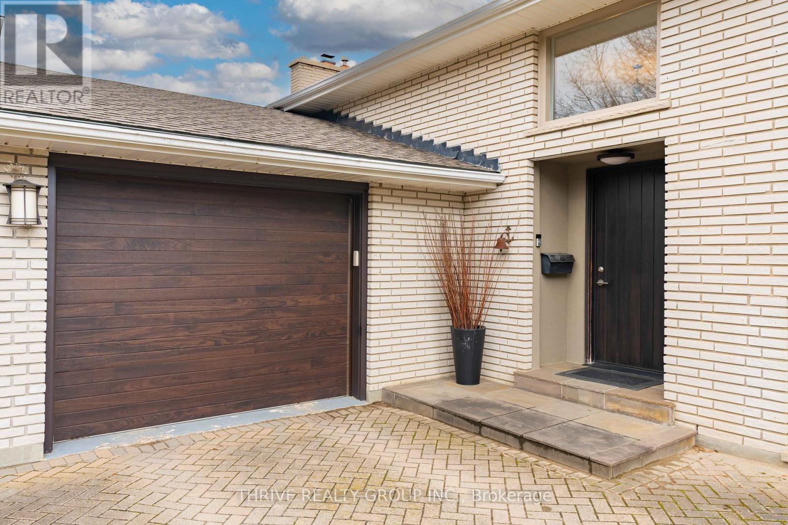 688 WESTMOUNT HILL DRIVE - 35