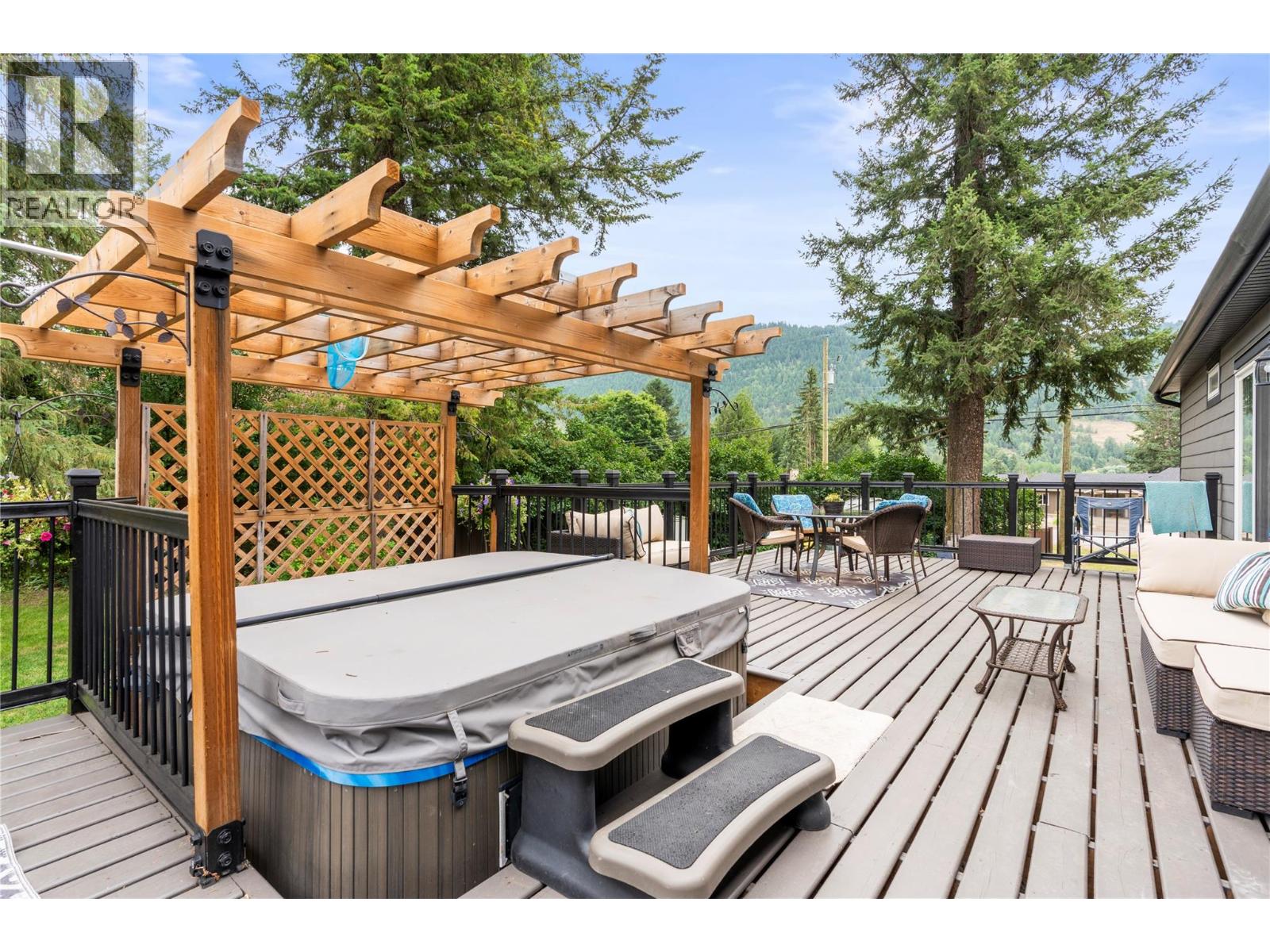 272 Lumby-Mabel Lake Road, Lumby