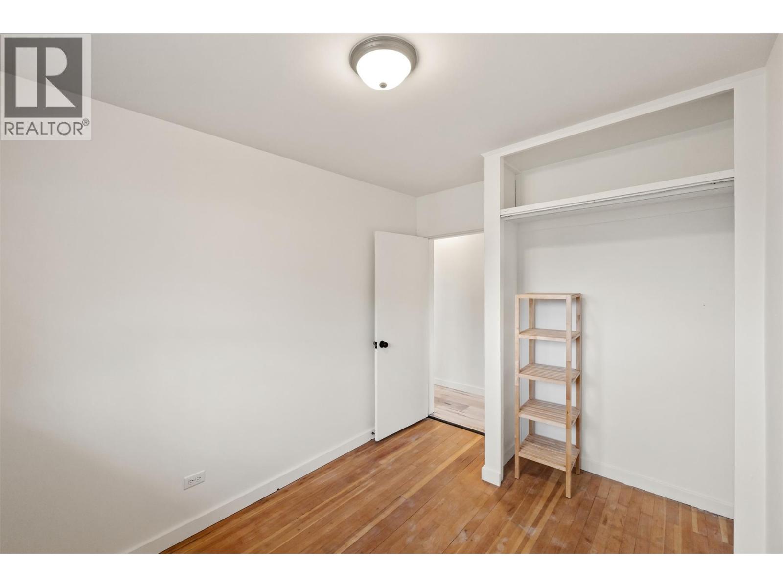 6470 Hollow Street, Oliver