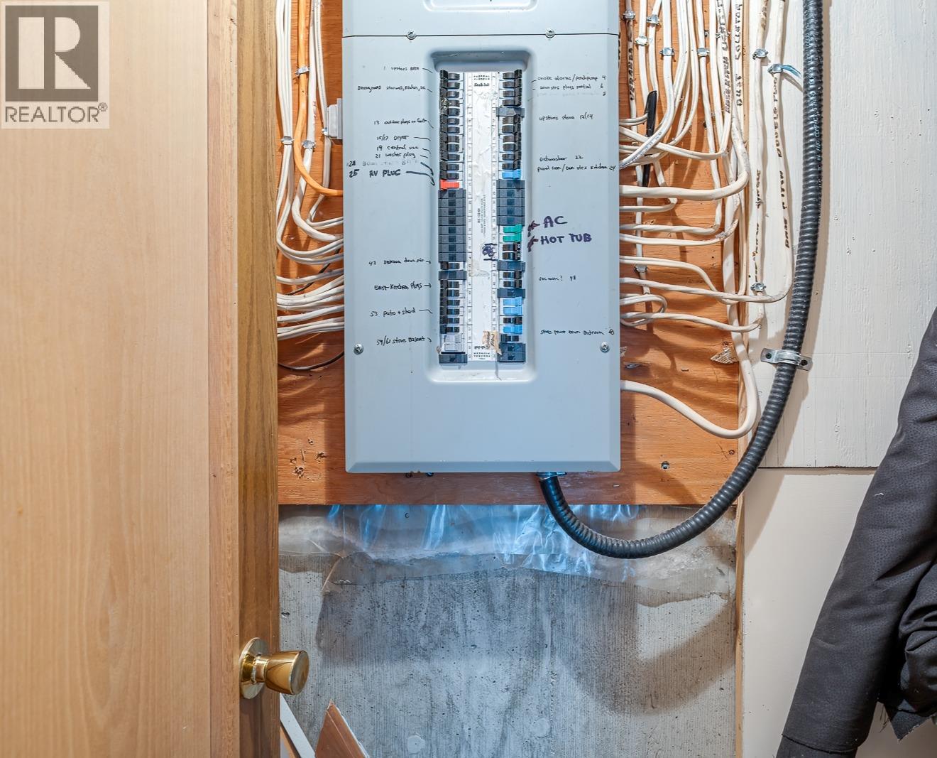 1851 GREEN ROAD - 40