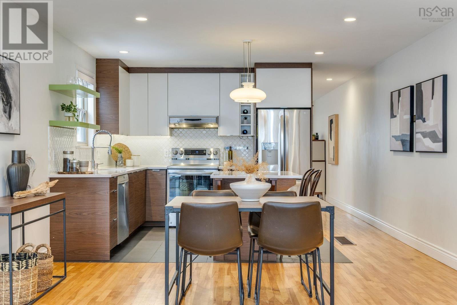 Property 19 of 40 of 2572 Brunswick Street