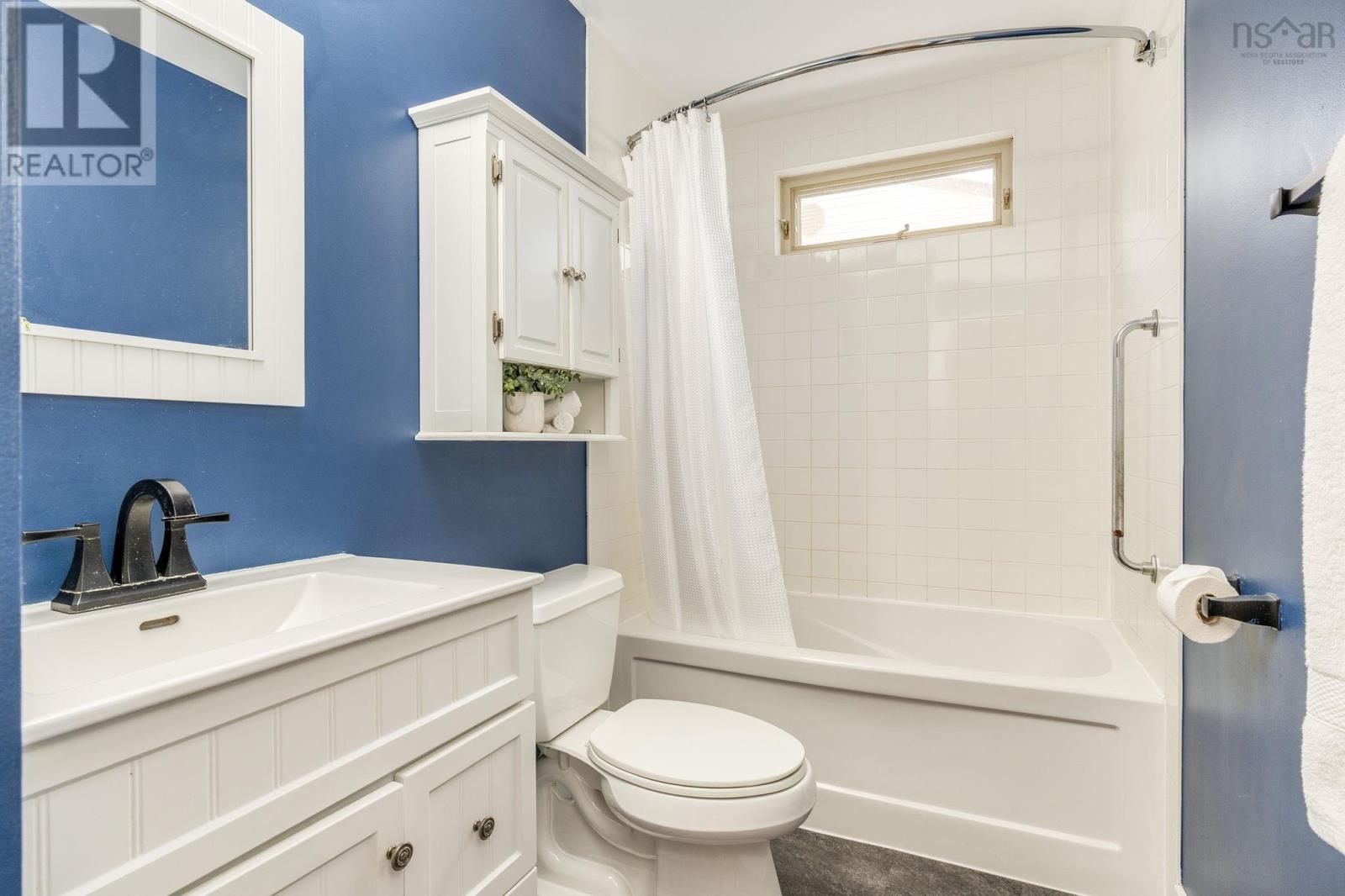 Property 39 of 40 of 2572 Brunswick Street