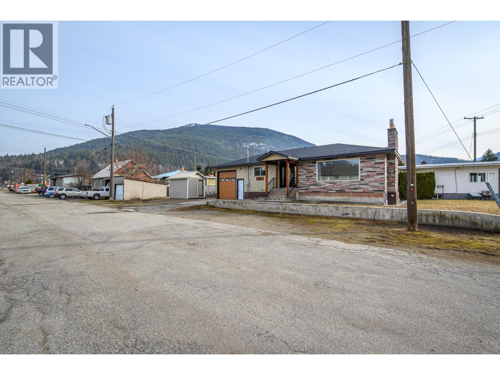  331 Sibbald Street, Revelstoke