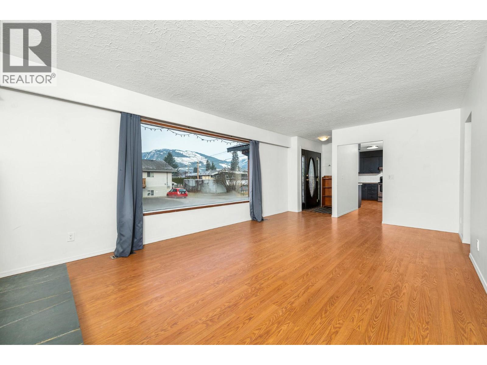  331 Sibbald Street, Revelstoke