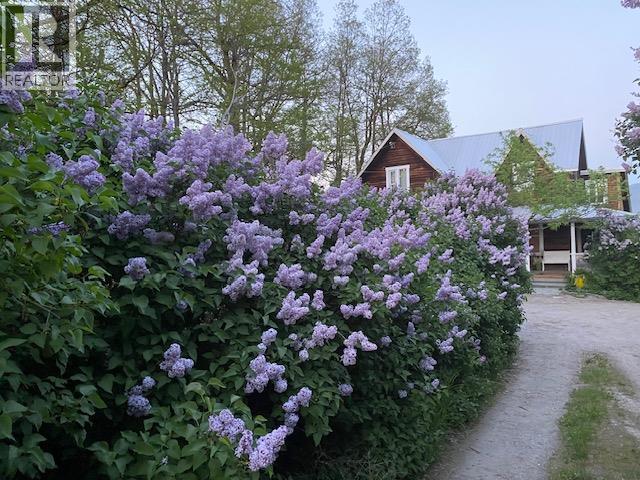  4462 Salmon River Road, Spallumcheen